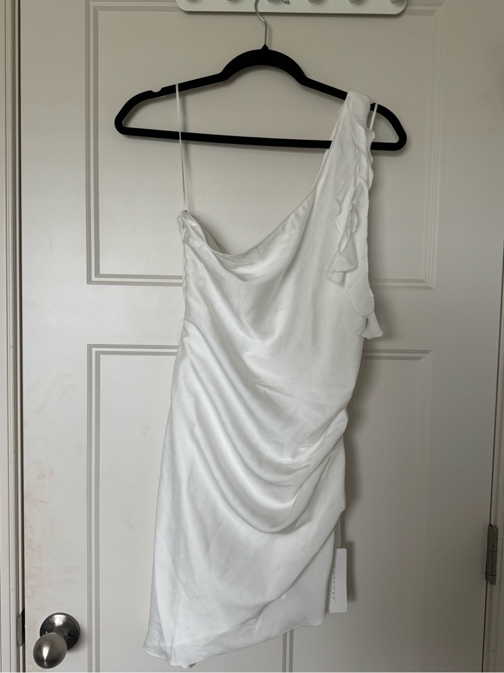 One-Shoulder White Mini Dress with Ruffle Detail - Picture 3 of 4